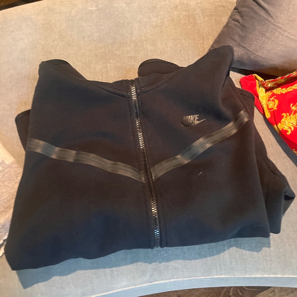 Nike tech Black Full-Zip Hoodie